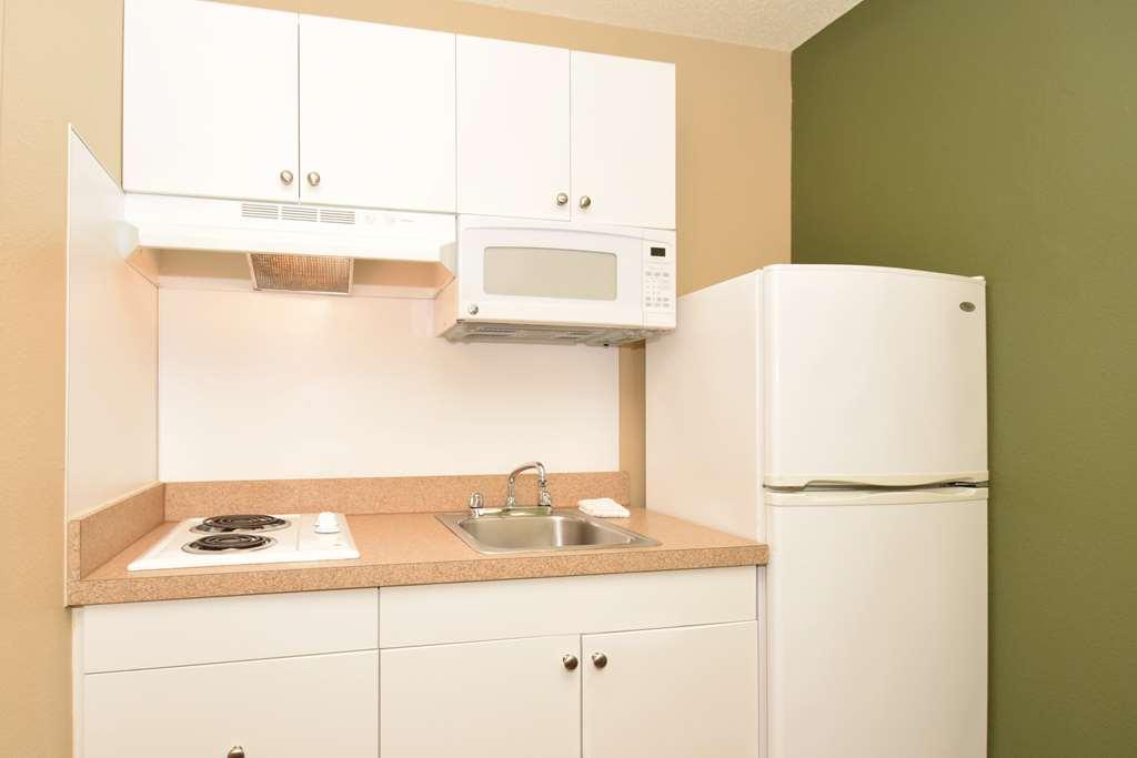 Extended Stay America Suites - Clearwater - Carillon Park חדר תמונה